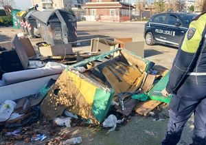 Polizia Locale Foggia controlla rispetto conferimento rifiuti in città
