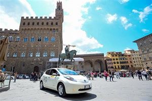 Firenze smart city: i tassisti italiani scelgono Nissan Leaf 100% elettrica Enel Edison 